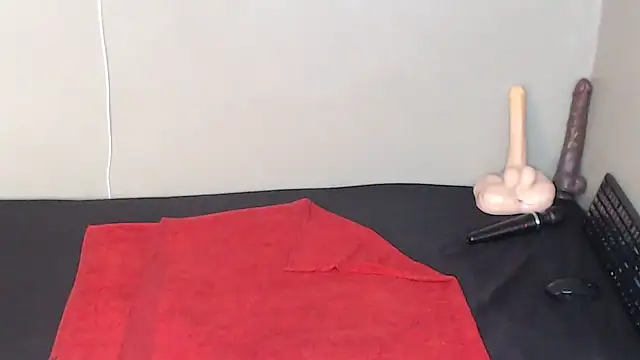 TrishahXo online show from 6, 2, 2026