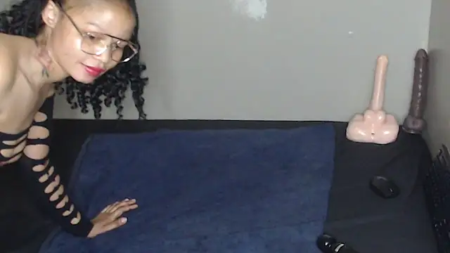 TrishahXo online show from 7, 10, 2025