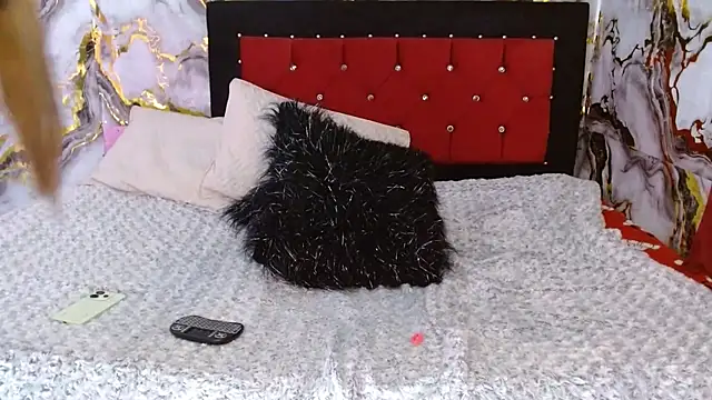 scarlethcooper99 online show from 7, 4, 2026