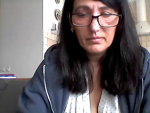 Elena48324 online show from 13, 4, 2026