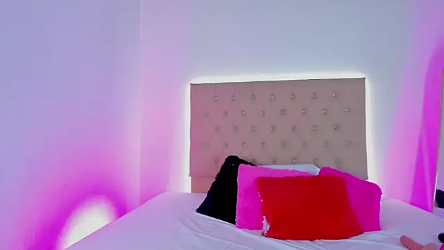 Zafiro  Brown online show from 9, 9, 2025