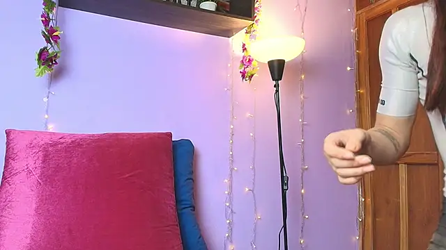 Dafne Mel online show from 6, 11, 2025