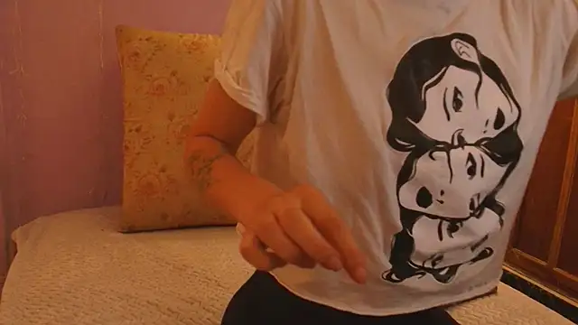 Dafne Mel online show from 5, 11, 2025