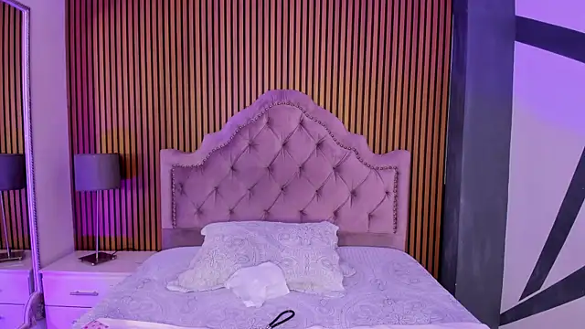 Starbutterflyy  online show from 16, 10, 2025