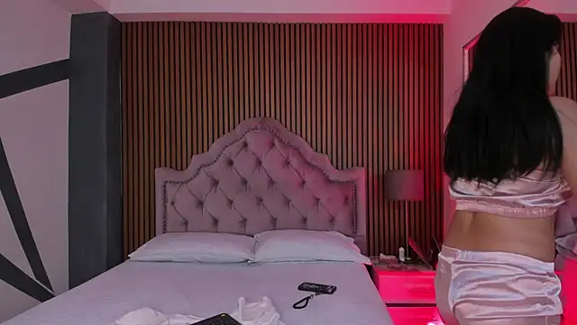 Starbutterflyy  online show from 28, 10, 2025