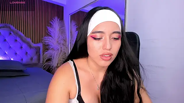 Starbutterflyy  online show from 4, 3, 2026