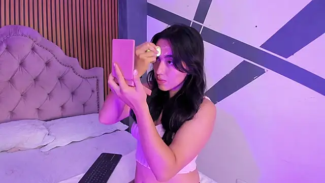 Starbutterflyy  online show from 18, 10, 2025