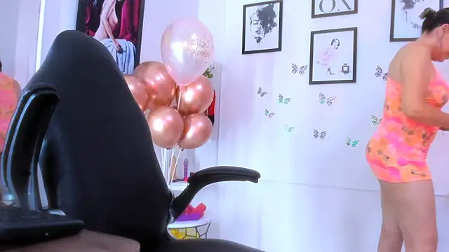 Snapshot of Ariana_costa chatting on 8, 11, 2025 Ariana costa online show from 8, 11, 2025