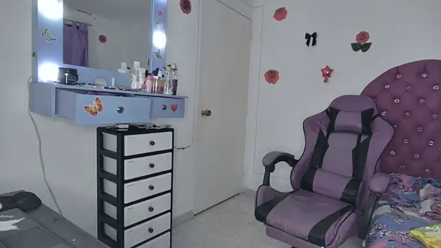 Snapshot of soffy_rosses chatting on 21, 6, 2026 soffy rosses online show from 21, 6, 2026