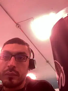 malek xarx  online show from 2, 12, 2025