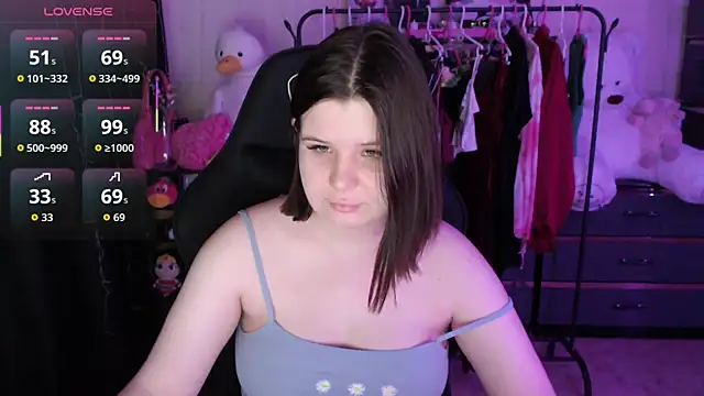 AmyVibess online show from 6, 4, 2026