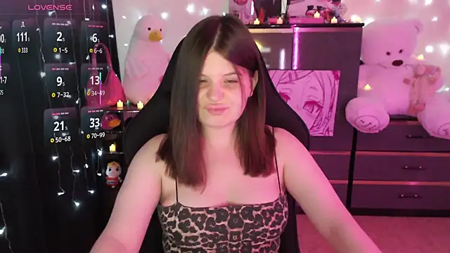 AmyVibess online show from 9, 10, 2025