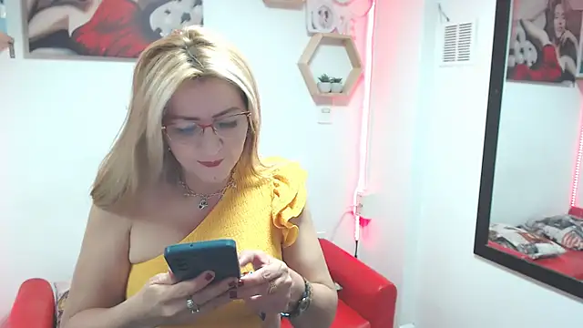 DIVAX MONSERRAT online show from 11, 10, 2025