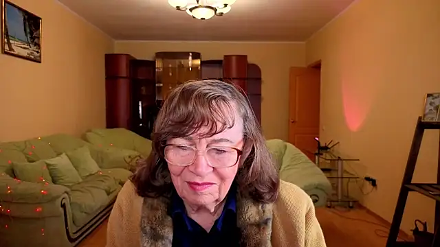 Snapshot of Betty_Brick chatting on 22, 12, 2025 Betty Brick online show from 22, 12, 2025