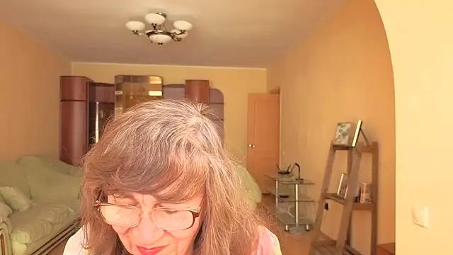Betty Brick online show from 4, 5, 2026