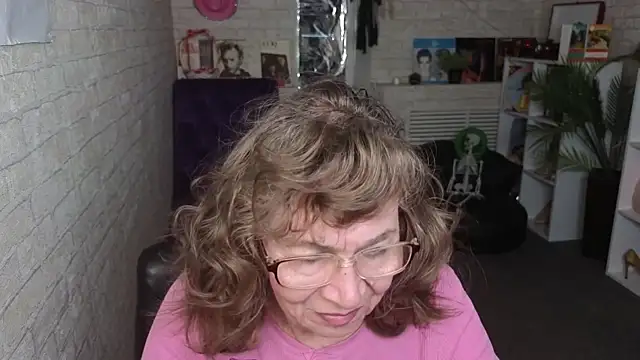 Betty Brick online show from 16, 4, 2026