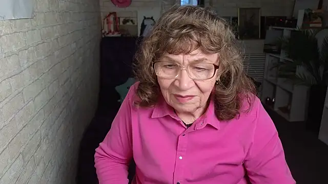 Betty Brick online show from 30, 5, 2026