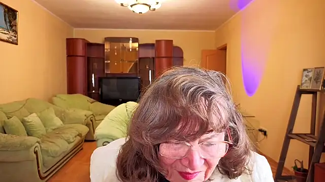 Snapshot of Betty_Brick chatting on 22, 12, 2025 Betty Brick online show from 22, 12, 2025