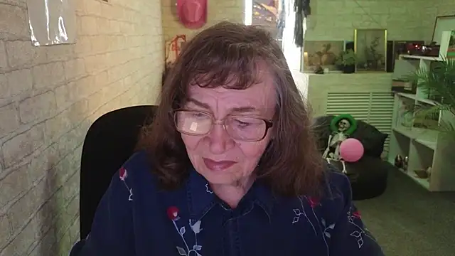 Betty Brick online show from 31, 5, 2026