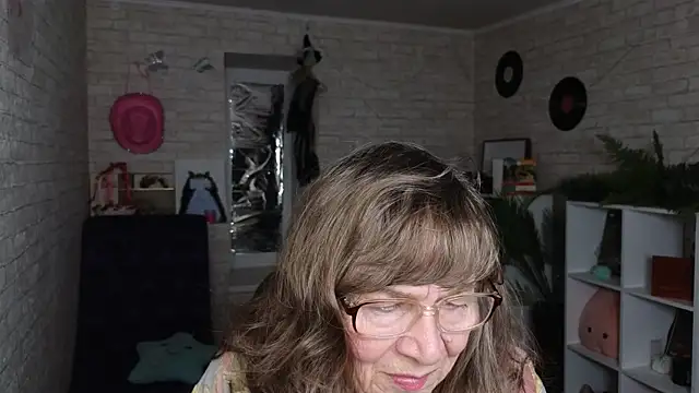 Betty Brick online show from 26, 5, 2026