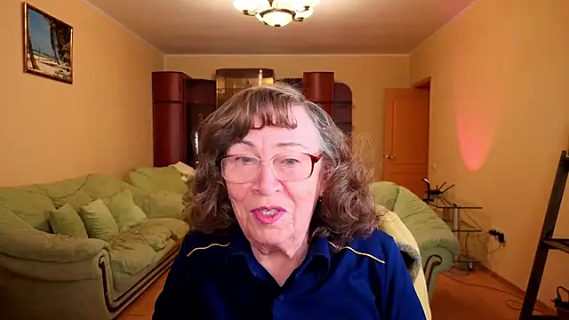 Snapshot of Betty_Brick chatting on 21, 12, 2025 Betty Brick online show from 21, 12, 2025