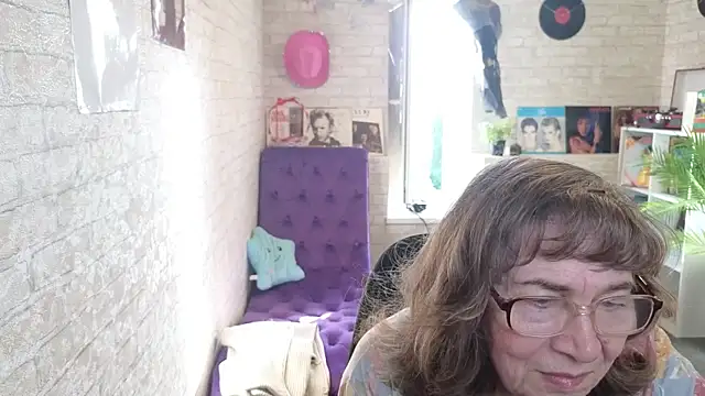 Betty Brick online show from 18, 5, 2026