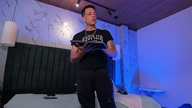 Dustin Sonne online show from 7, 10, 2025