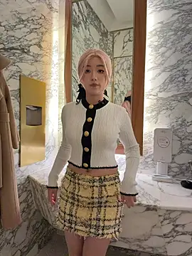 Snapshot of winter11 chatting on 2, 3, 2026 winter11 online show from 2, 3, 2026