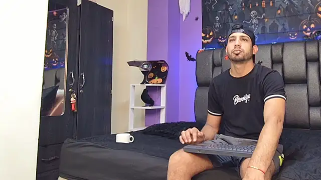 ashtoncooperr online show from 24, 10, 2025