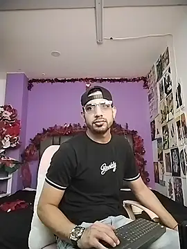 ashtoncooperr online show from 21, 12, 2025