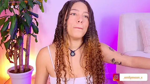 onlyemily  online show from 16, 4, 2026