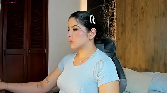 evelin lopezz online show from 4, 10, 2025