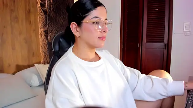 evelin lopezz online show from 12, 10, 2025