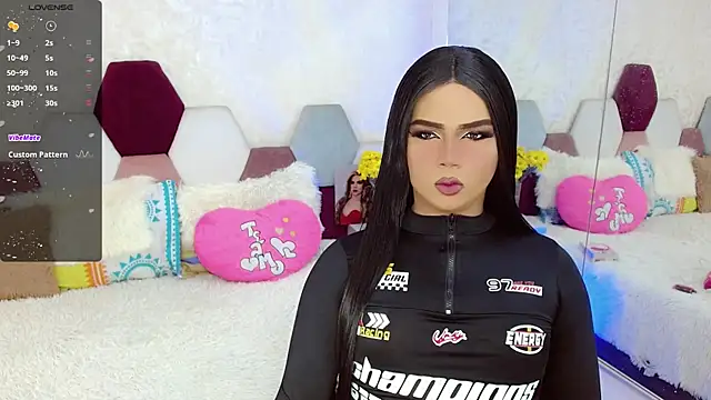 kushina uzumaki75 online show from 4, 10, 2025