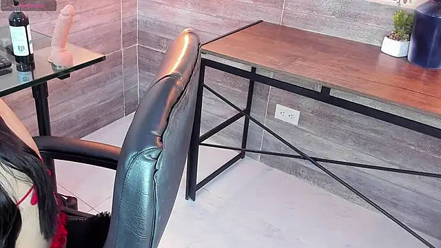 Snapshot of LussieWillow chatting on 23, 9, 2025 LussieWillow online show from 23, 9, 2025