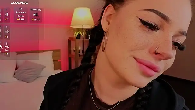 honey     bunny online show from 18, 4, 2026