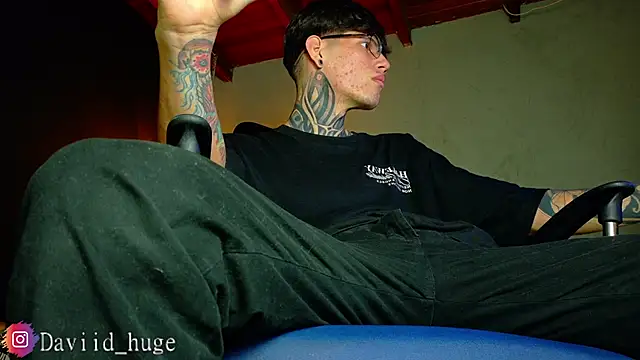 Snapshot of david_huge chatting on 20, 6, 2026 david huge online show from 20, 6, 2026