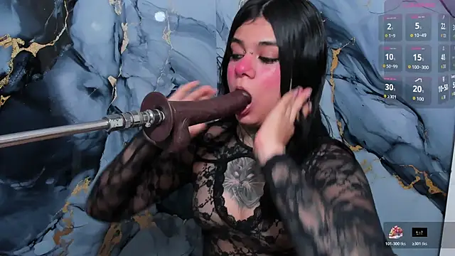 Emily Evo online show from 9, 11, 2025