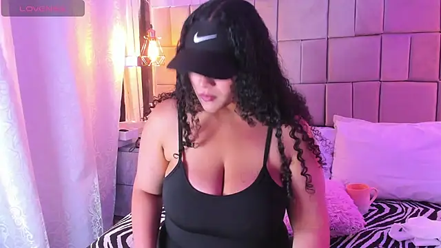 Snapshot of ivonne_diaz1 chatting on 26, 6, 2026 ivonne diaz1 online show from 26, 6, 2026