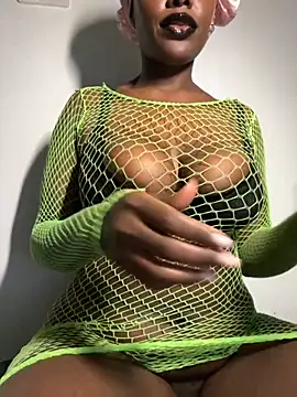 Snapshot of bustyblackebony chatting on 11, 9, 2025 bustyblackebony online show from 11, 9, 2025