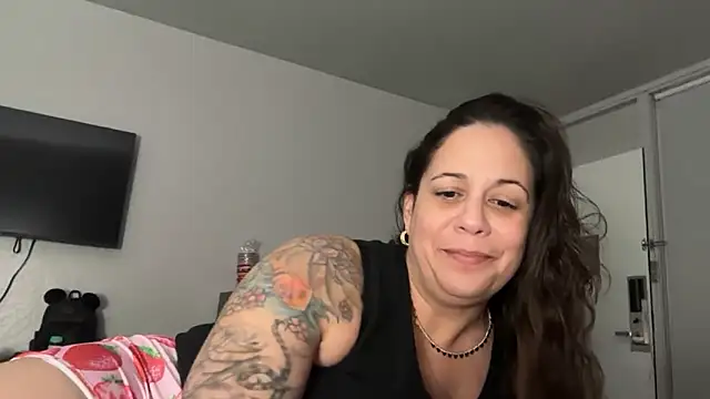 PrettyKittyMia online show from 3, 4, 2026