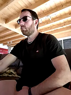 Snapshot of BrunJulienMetis chatting on 13, 2, 2026 BrunJulienMetis online show from 13, 2, 2026