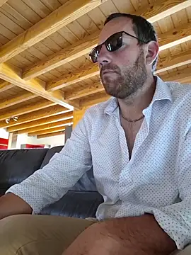 Snapshot of BrunJulienMetis chatting on 6, 4, 2026 BrunJulienMetis online show from 6, 4, 2026