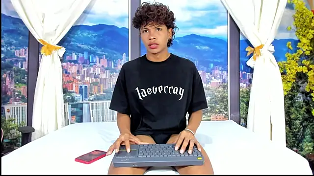 MilthonDelis online show from 6, 11, 2025