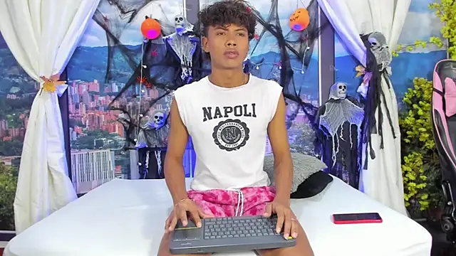 MilthonDelis online show from 24, 10, 2025