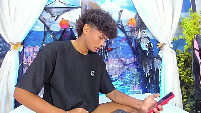 MilthonDelis online show from 22, 10, 2025