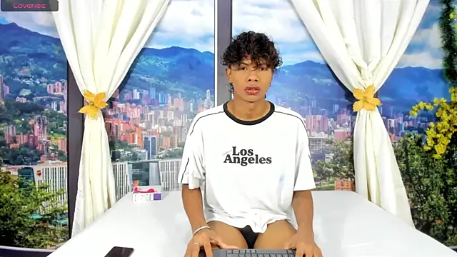 MilthonDelis online show from 20, 12, 2025