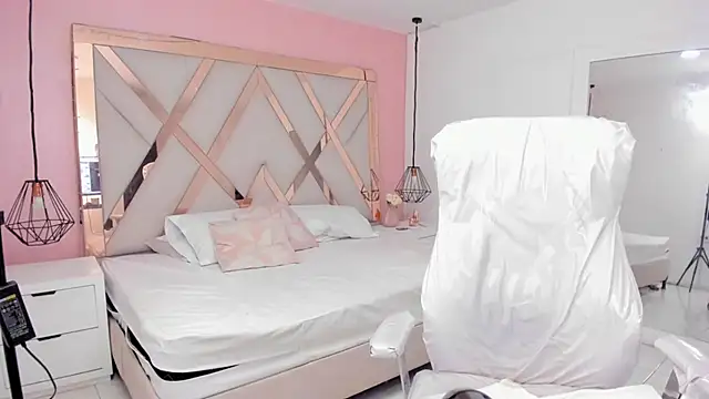 samantaa shy online show from 4, 12, 2025