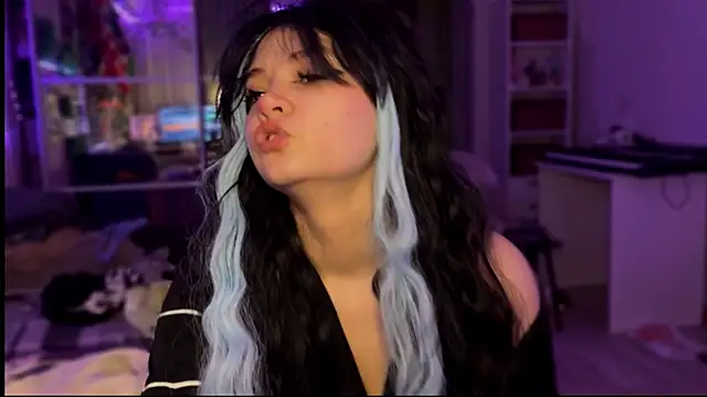 Snapshot of nikoli_naw chatting on 13, 11, 2025 nikoli naw online show from 13, 11, 2025