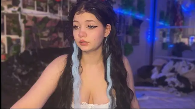 Snapshot of nikoli_naw chatting on 8, 11, 2025 nikoli naw online show from 8, 11, 2025